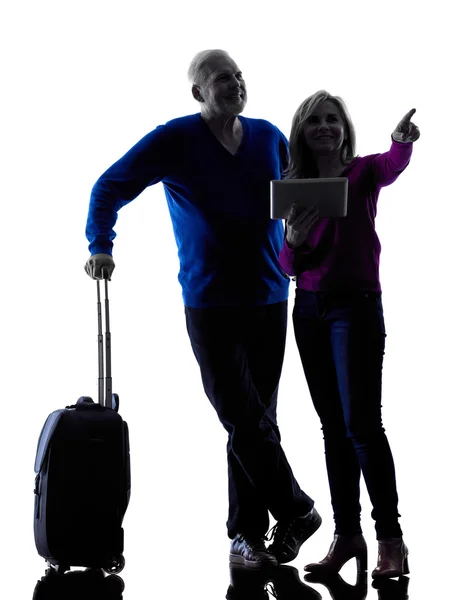 Senior reizigers paar reizen silhouet — Stockfoto