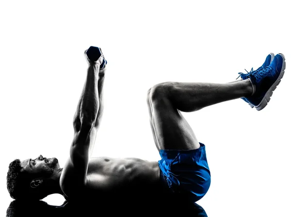 Hombre ejercitando fitness crujidos pesos ejercicios silueta —  Fotos de Stock