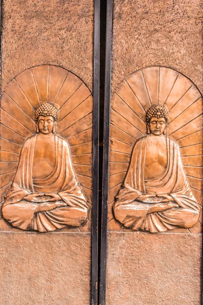 Drzwi Buddy rzeźba Soho Central Hong Kong — Zdjęcie stockowe