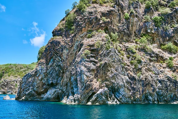 悬崖的利纳帕岛 — 图库照片