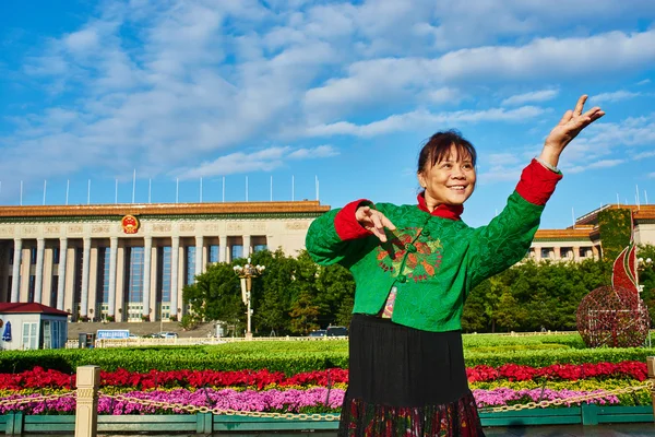 China tradycyjne kobieta kostium taniec — Zdjęcie stockowe