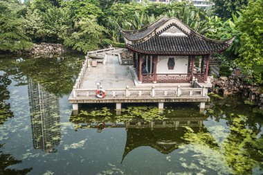 Pagoda Tapınağı gölet Kowloon Park Hong Kong