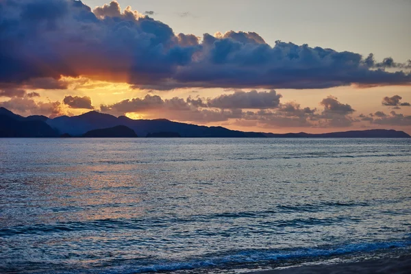 Palawan Filipinler deniz manzaraları günbatımı — Stok fotoğraf