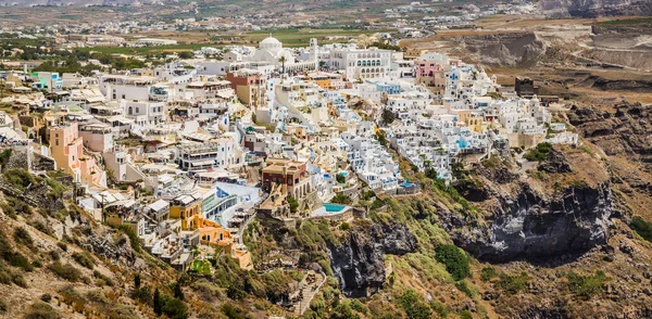 Vista panorámica de casas y villas en el pueblo de Santorini isla — Foto de Stock