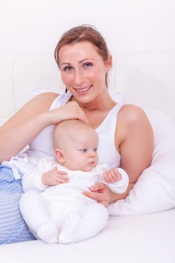 mutlu erkek evde çocuk ile