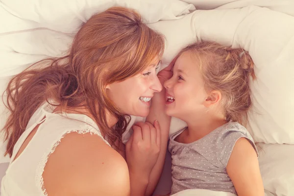 Luce del sole mattina famiglia — Foto Stock