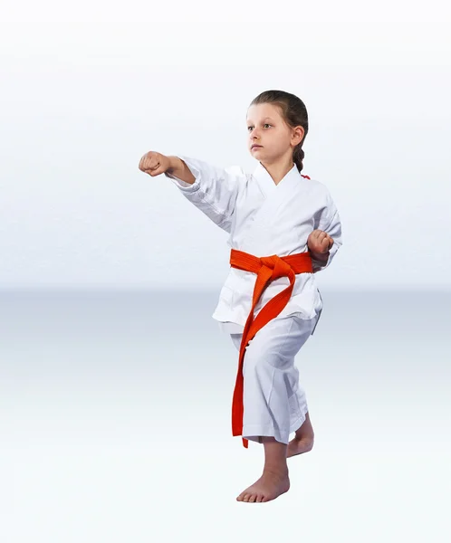Karate girl beats yumruk kol — Stok fotoğraf