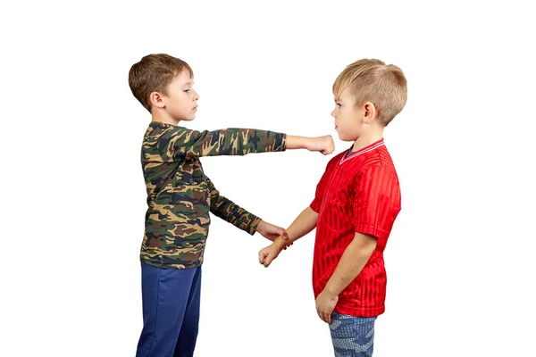 Fondo Blanco Aislado Dos Niños Atleta Entrenamiento Brazo Agarre Puñetazo — Foto de Stock