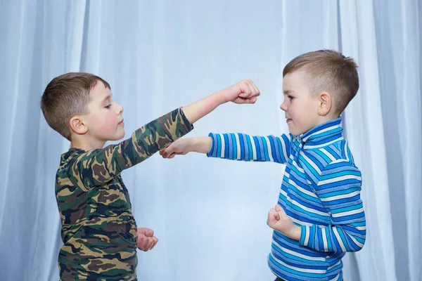 Light Background Blue Tint Two Athletes Perform Paired Exercises Strikes — Stock Photo, Image