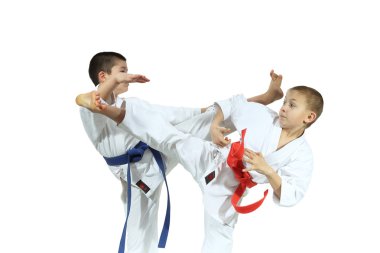 İki sporcu beat yüksek tekmeler eğitim