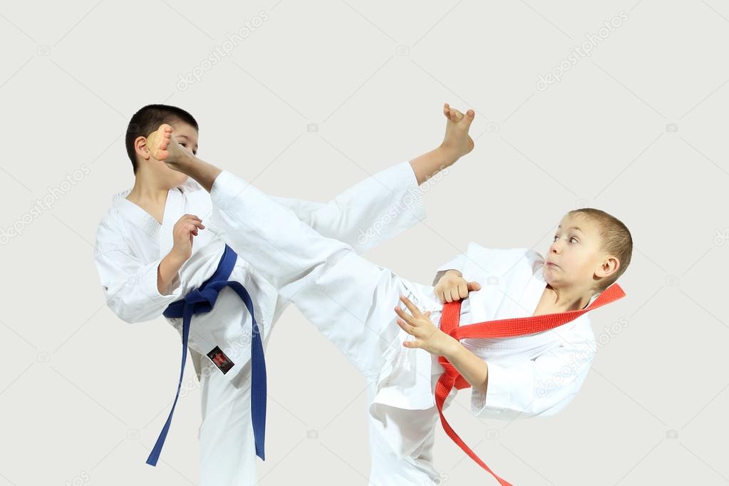 High blows legs are beat sportsmens in karategi
