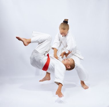 Judogi çocuklarda eğitim atar vardır
