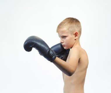 Küçük boksör dayak yumruk bir sol olduğunu