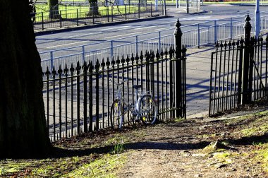 Bisiklet çit güvenli