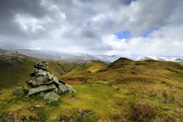 Cold Spring ochtend op staal Knotts — Stockfoto