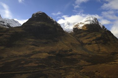 Glen Coe üç kız kardeş