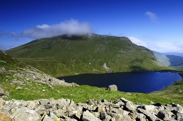 Grisedale Tarn and Helvellyn — Stock Photo, Image