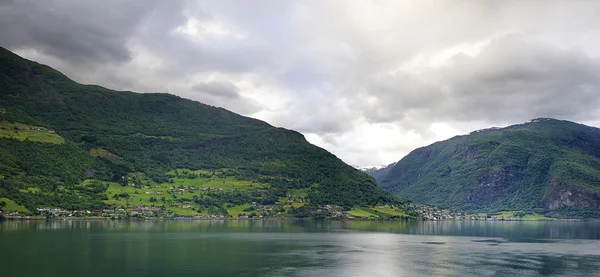 Die hügel des flaam fjords — Stockfoto