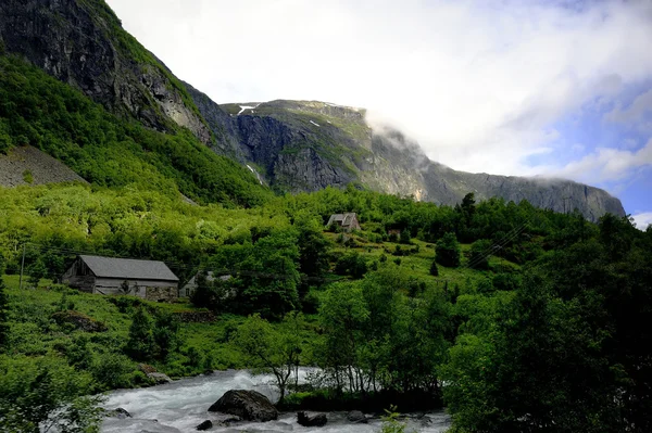 Domy w Flaam Fjord — Zdjęcie stockowe