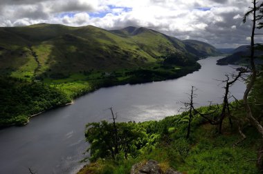 Thirlmere üzerinde kara bulutlar