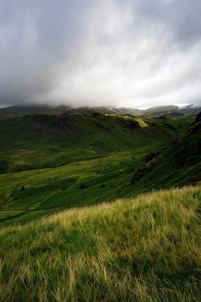 Low Clouds over the Scarfell Peaks — Stock Photo, Image