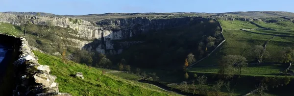 Malham Cove from the Cove Road — Stockfoto
