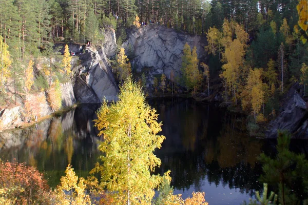 Bosque Otoño Lago Reflejo Agua Lago Bosque Otoño Las Montañas —  Fotos de Stock