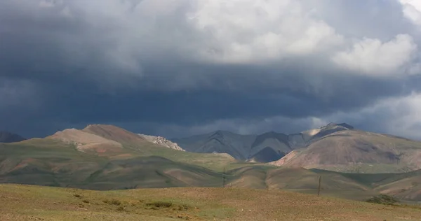 Landskap Mongoliet Ökenbergssluttningar Och Dalar Bergskedja Bakgrunden Stäppen Foto Med — Stockfoto