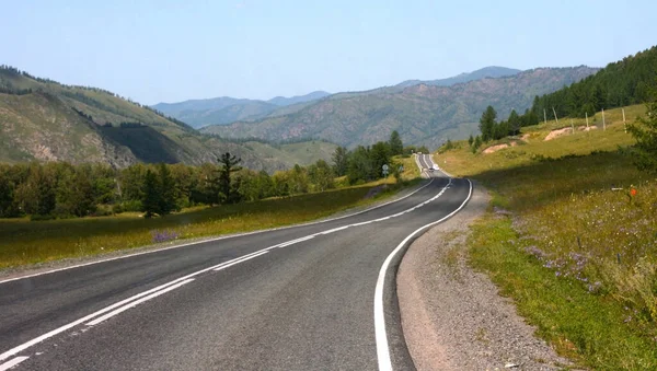 Altai, Rusya 'daki dağlara giden yol. Seyahat kutsallığı, yol, yolculuk