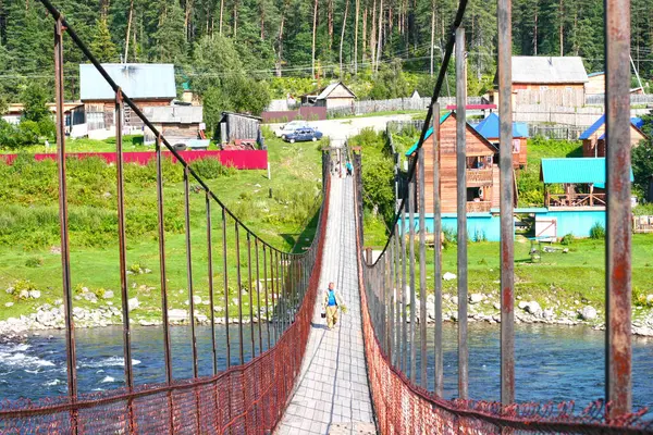 Ξύλινη Γέφυρα Κοντά Στο Χωριό Δημοκρατία Των Αλτάι Μια Γέφυρα — Φωτογραφία Αρχείου