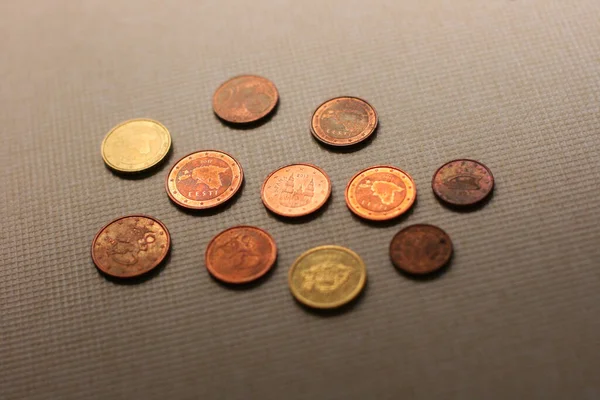 Foto Monedas Euro Centavos Sobre Fondo Gris Consepto Dinero —  Fotos de Stock