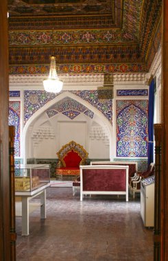 Kokand, Özbekistan - 15 Kasım: Fergana Vadisi 'nin en popüler simgeleri olan Khudayar Han Sarayı' nın içi. 