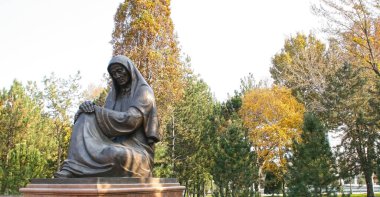 Taşkent, Özbekistan - 22 Kasım 2019: 2. Dünya Savaşı (Büyük Vatanseverlik Savaşı) Anıtı.