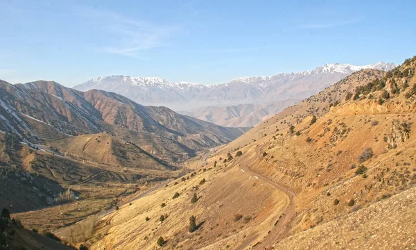 Kokand Mountains Uzbequistão Novembro 2019 Viajando Pela Natureza Selvagem Estrada — Fotografia de Stock