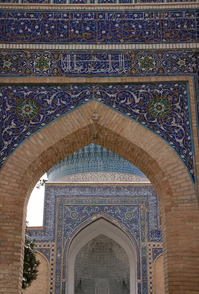 ウズベキスタンのサマルカンド 2019年11月15日 アジア征服者ティムールの霊廟グール アミールまたはグリー アミール 王の墓 — ストック写真