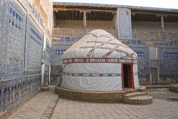 ウズベキスタンのヒヴァ 2019年12月2日 ウズベキスタンのヒヴァにあるカーン宮殿のユルト — ストック写真