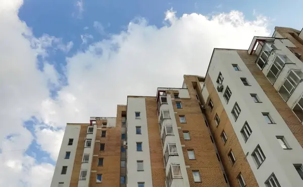 Yekaterinburg Oroszország 2021 Modern Lakóépületek Oroszországban Ingatlanos Háttér Ingatlanpiaci Koncepció — Stock Fotó