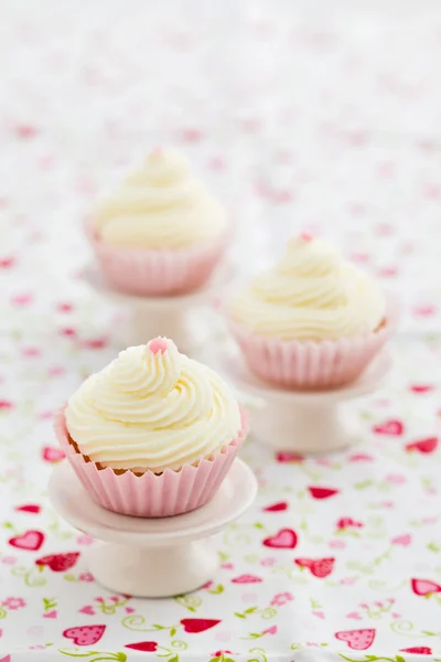 Three vanilla cupcakes — Stock Photo, Image