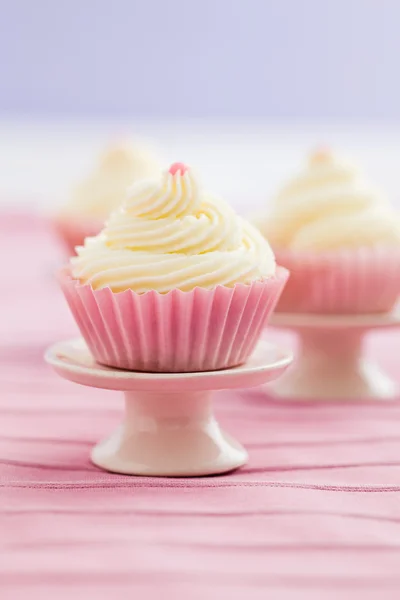Three vanilla cupcakes — Stock Photo, Image