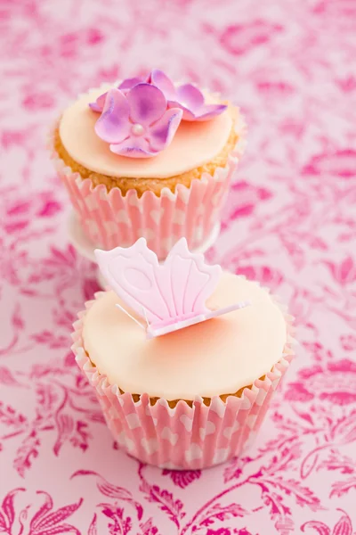 Cupcakes med blommor — Stockfoto