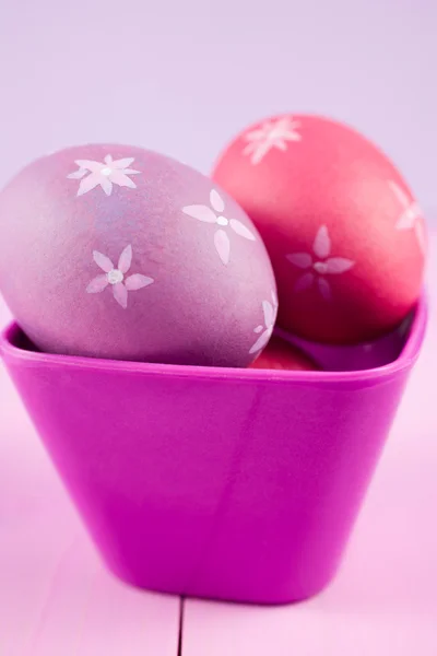 Ovos de páscoa rosa — Fotografia de Stock
