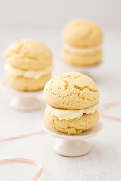 Vanilla whoopie pies — Stock Photo, Image