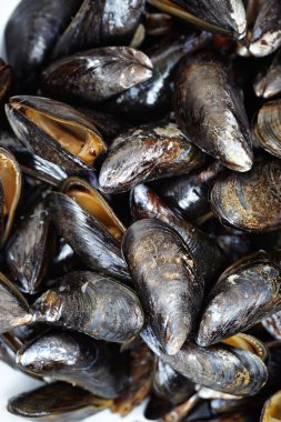 Ev yapımı pişirilmiş midye