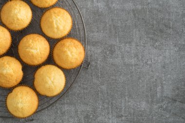 Ev yapımı vanilyalı kek