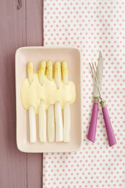 White asparagus with hollandaise sause — Stock Photo, Image