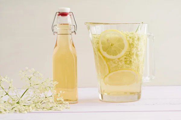 Infused elderflower syrup — Stok fotoğraf