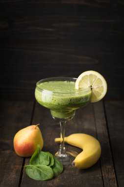 Güler yüzlü bir cam