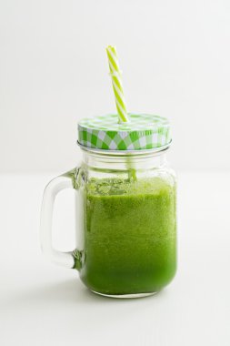 Güler yüzlü bir cam