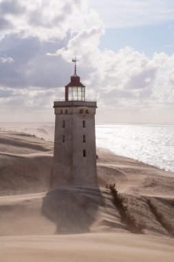 Deniz feneri, kum fırtınası
