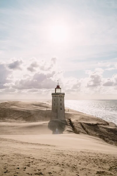 Deniz feneri, kum fırtınası — Stok fotoğraf